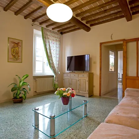Casa San Girolamo Historic Flat With Cosy Terrace In Lucca's Centre