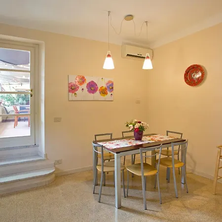 Casa San Girolamo Historic Flat With Cosy Terrace In Lucca's Centre *
